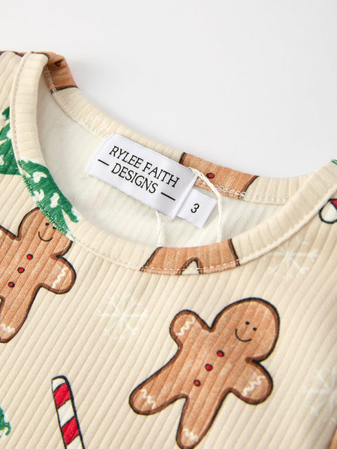gingerbread-christmas-girls-pajamas-sweet-holiday-vibes-Sophia's Style--4